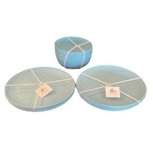 Core essential bundle of 8 plates and 4 bowls